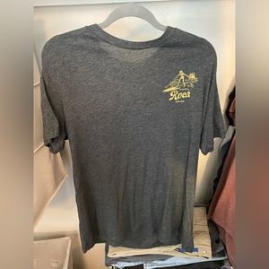 RVCA T shirt mens large. Greg yellow design